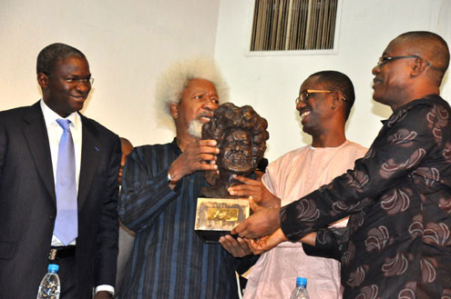 Prof-Wole-Soyinka-(2)-reciv