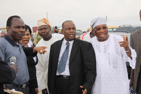 â€¢Commissioner for the Environment, Dr. Muiz Banire (left) and  the Federal Government team.