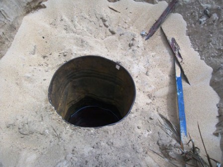 One of the wells from which the criminals reach the pipes and steal petroleum products.