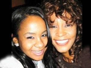 Bobbi Kristina â€œKrissiâ€ Brown with her mom, Whitney