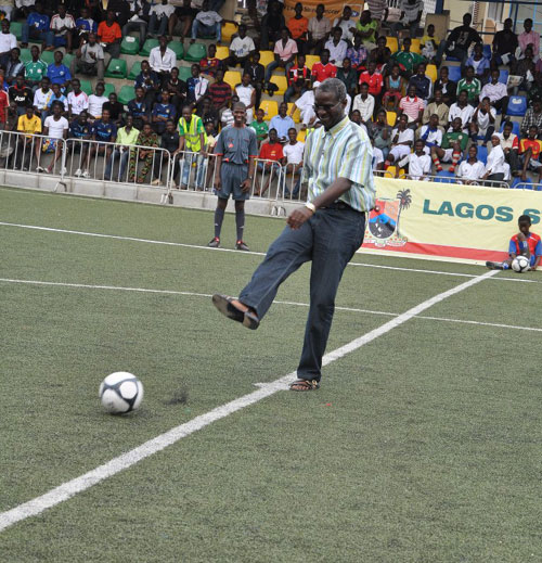 Lagos State Governor, Mr. Babatunde Fashola (SAN) opens the match during the Kick Off Ceremony of 2011 MTN Lagos Street Soccer Champions Season 4 Legacy Edition held at Campos Mini Stadium, on Sunday, April 10, 2011.