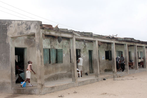 STATE OF NIGERIAN SCHOOLS:  A dilapidated block of  classrooms in Nawar-U-Deen Primary School at Mowe bus stop along Lagos-Ibadan Express way in Ogun State.