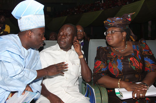 Finance minister, Okonjo-Iweala with Govs Oshiomhole and Amosun: no deal yet on SWF