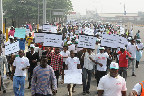 Lagosians protesting against collection of tolls on the Lekki-Epe Expressway.