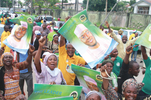 Saraki’s supporters at SFU on Monday