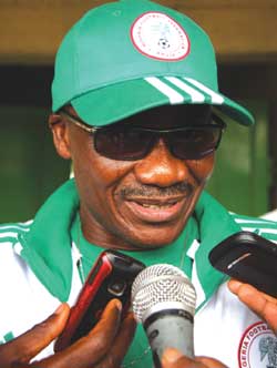 Ikhana, Falcons Coach.