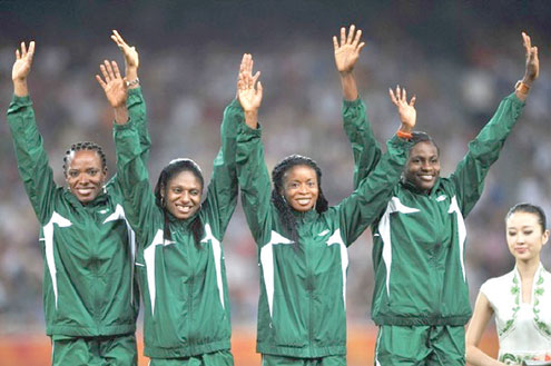Nigerian-athletes-acknowledging cheers