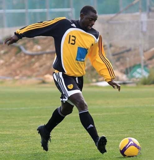 Otegheri in action during his trial for Beitar Jerusalem.