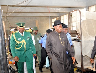 The President being conducted round the school