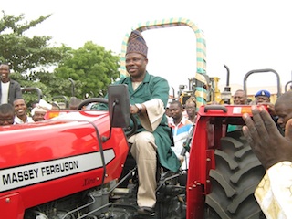 Governor Amosun testing out one of the equipment