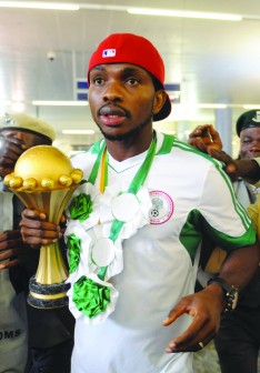 Joseph Yobo with the AFCON trophy