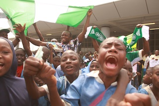 even female students welcome the national heroes