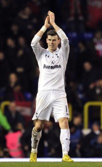 gareth bale: honored by Football writers