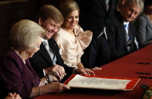 Dutch Queen and her son at the abdication ceremony