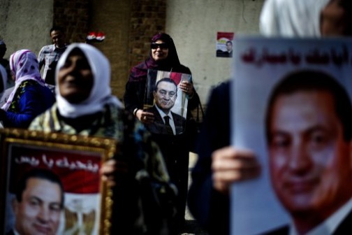 Mubarak's supporters in a display of solidarity