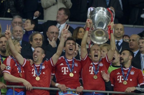 Arjen Robben with cup