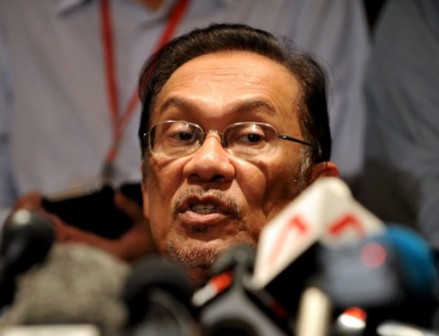 Anwar Ibrahim: alleges fraud