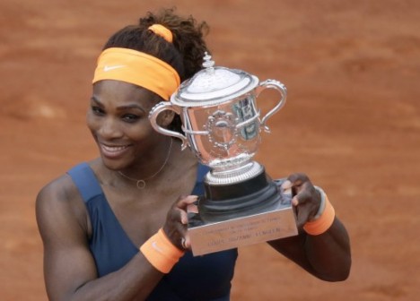 serena with French Open trophy
