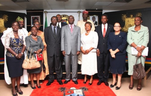 members of the two committees in a photo with Fashola and deputy governor Adejoke-Orelope Adefulire