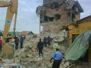 rescuers at the collapsed Kaduna house this morning