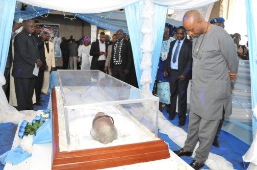 Lying-in-state: Governor of Ondo State, Olusegun Mimiko pays last respect to Evangelist Obadare