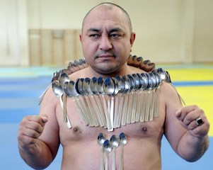 Etibar Elchiyev: with the magnetised spoons