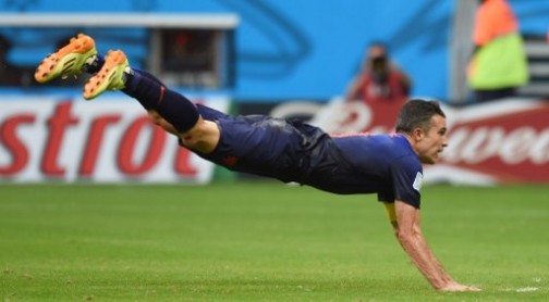 Van Persie heads home the equaliser and the game changer