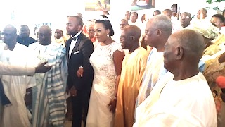 (C) The couple with APC chieftains including Asiwaju Bola Tinubu, Governor Rabiu Kwankwaso, Chief Bisi Akande, Chief John Oyegun and others