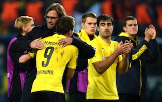 Dortmund's head coach Juergen Klopp celebrates with striker Ciro Immobile