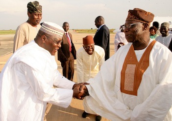 Former President Olusegun Obasanjo and former Vice President and presidential aspirant of All Progressives Congress (APC), Atiku Abubakar when the duo met at the Minna Airport during a visit to former military President General Ibrahim Babangida on his return from medical treatment, in Minna, Niger State on Tuesday