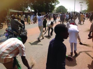 •Sokoto youths sweeping Jonathan and PDP leaders out of Sokoto State on Monday after the PDP presidential rally