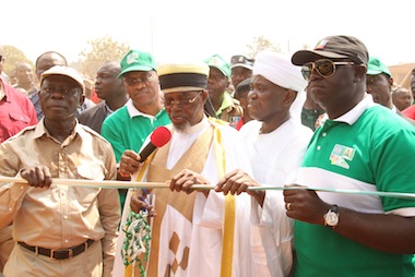 L-R: Governor Adams Oshiomhole of Edo State; HRH Haliru Momoh, Ikelebe 111, Otaru of Auchi, Hon Hassan Kadiri, Chairman, Etsako West Local Government Area and Hon Clem Agba, Commissioner for Environment and Public Utilities at the flagging-off of the reclamation works at the Auchi Gully Erosion project at Auchi Photo: Jethro Ibileke