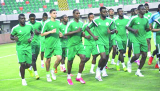•Nigeria’s Super Eagles train ahead of their match against Uganda in Uyo on Wednesday evening