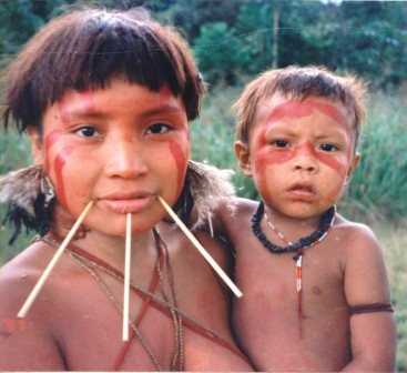 A Yanomami tribe woman  and her child: resistance to modern antibiotics shocks scientists