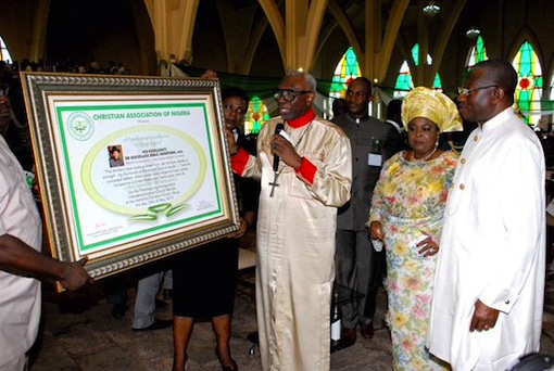 Pastor Ayo Oritsejafor honours President Goodluck Jonathan