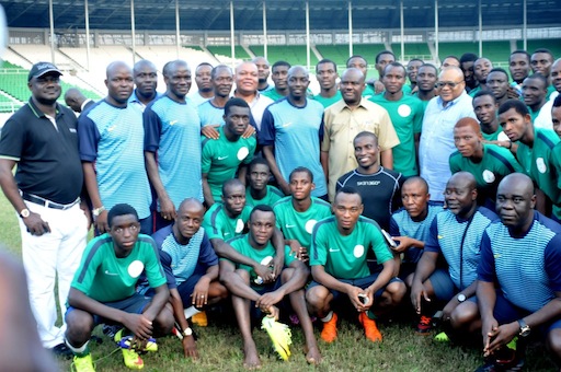 Governor Wike (centre) in a group photograph with U-23 Team (Dream Team 6) during their training session in Adokiye Amiesimaka Stadium in Port Harcourt