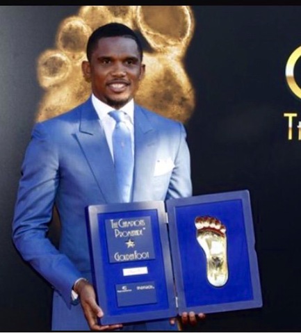 Samuel Eto Fils with the Golden Foot award