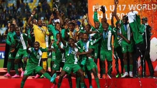 Golden Eaglets celebrate with the U-17 World Cup trophy Photo: GettyImages