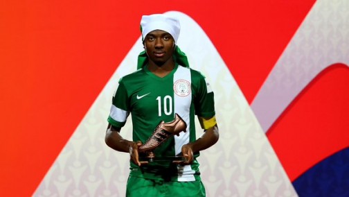 Kelechi Nwakali, captain of Nigeria's U-17 team poses with the Golden Ball award Photo: GettyImages 