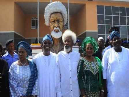 Prof. Wole Soyinka (M) honoured by the Osun State government led by Governor Rauf Aregbesola (2nd left)