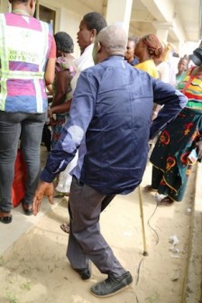 An elderly heading to the voting centre at Sagbama Ward 6.  Photo: Idowu Ogunleye