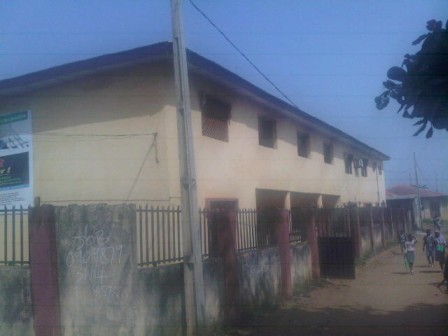Ejigbo court where a suspect, Tomiwa Bolaji jumped from to escape trial on Tuesday, 8 Dec. 2015. Photos: Cyriacus Izuekwe