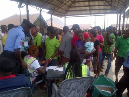 Eligible voters on queue for accreditation at Ward 8, Unit 9, Elebele, Ogbia LGA