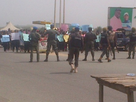 Security operatives trying to keep the peace in Yenagoa, Bayelsa State capital