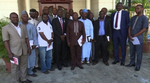 Ibrahim Magu (C) with online media practitioners and broadcast media managers