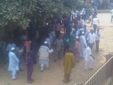 Ejigbo residents at Ejigbo court to witness the arraignment of a masquerader and other suspects