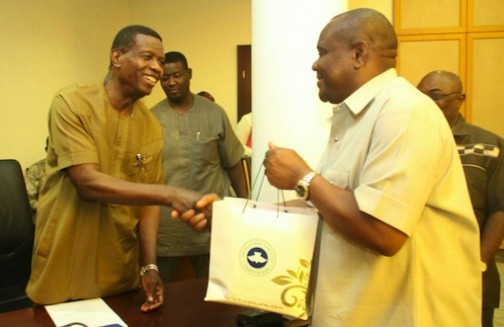 Pastor Adeboye presents a gift to Governor Wike