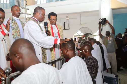 Delta State Governor, Senator Ifeanyi Okowa (2nd left), and his entourage, receiving blessings from the Primate of Church of Nigeria (Anglican Communion), Most Rev Nicholas Okoh during the consecration of 3 Bishops at the Cathedral of All Saints in Ughelli.