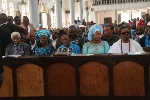 Delta State Governor, Senator Ifeanyi Okowa (middle); Dr. Alex Ekwueme (left); his wife Mrs. Beatrice Ekwueme (2ndleft); Anambra State Governor, and his wife, Dr. and Mrs. Willie Obiano, during the Funeral Mass of Pa Pius Ngige at St Mary's Catholic Church, Alor, Anambra State.