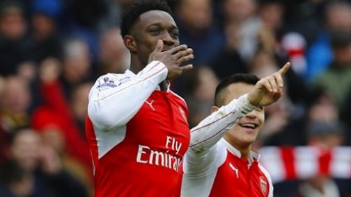 Danny Welbeck and Alexis Sanchez celebrate Arsenal's win